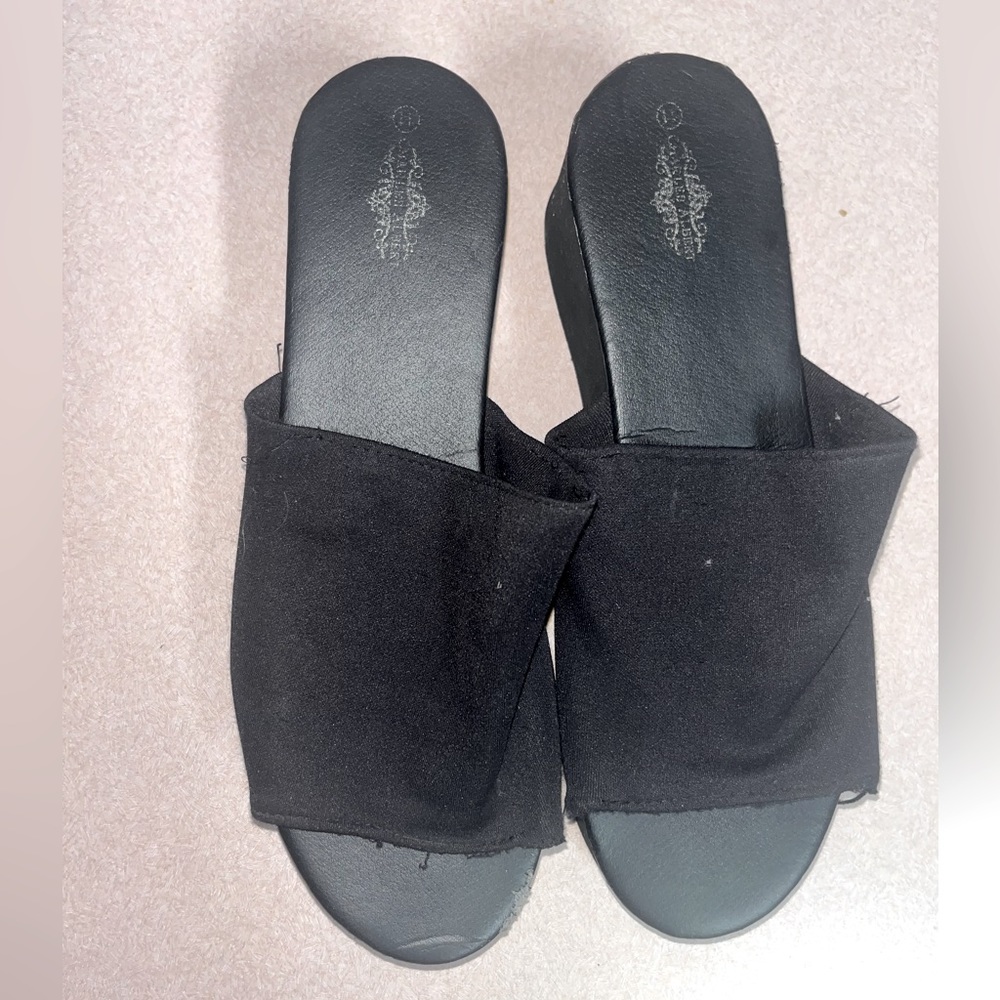 Black PLATFORM sandals